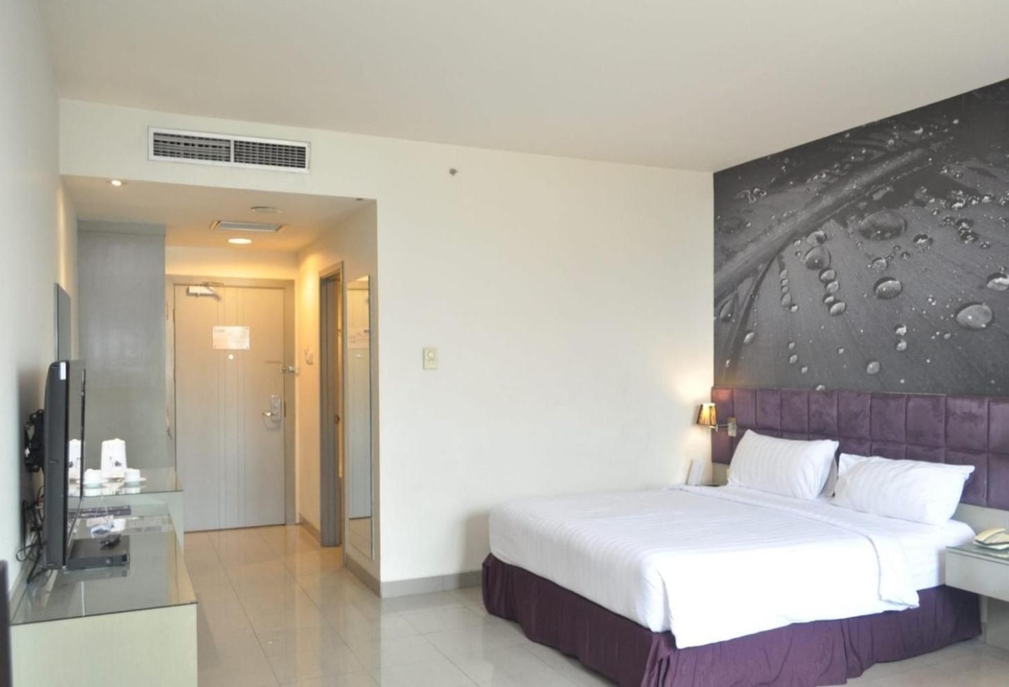 Royal Palm Hotel & Conference Center Cengkareng Jakarta Luaran gambar